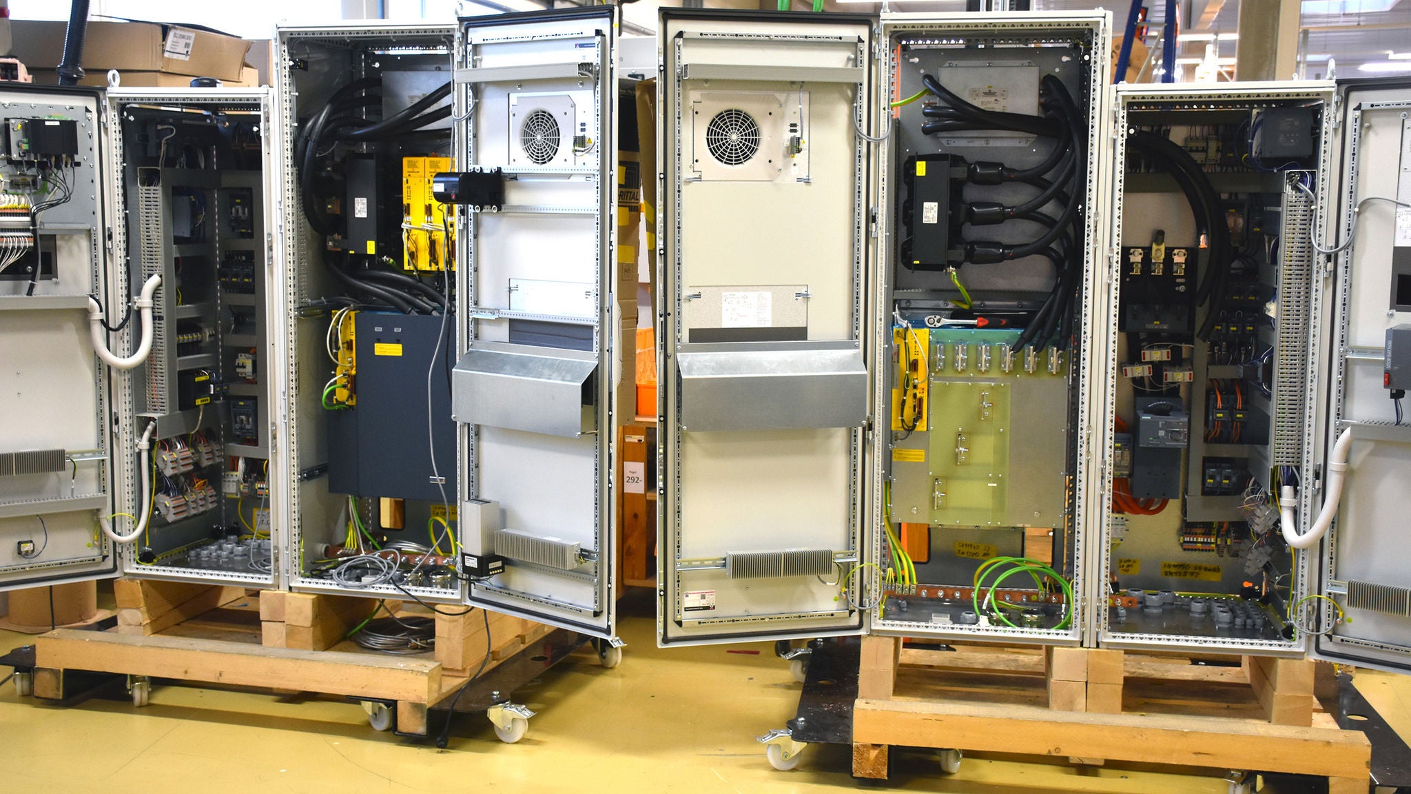 The automation and switchgear manufacturer UNTHA e-technology GmbH completes over 1,000 switchgear projects every year, around 50% of which are for the main owner UNTHA shredding technology GmbH. © Peter Kemptner