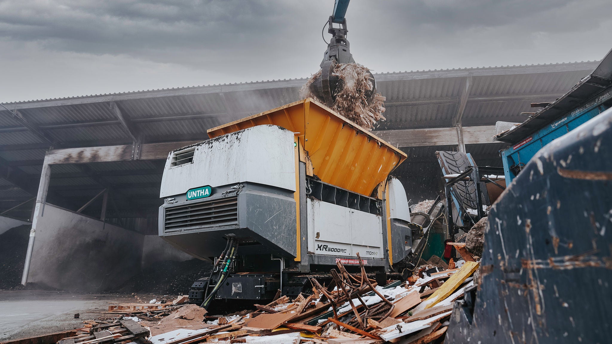 UNTHA e-technology GmbH, based in Golling an der Salzach (Salzburg, Austria), is an automation and switchgear manufacturer founded in 1974. © UNTHA shredding technology GmbH