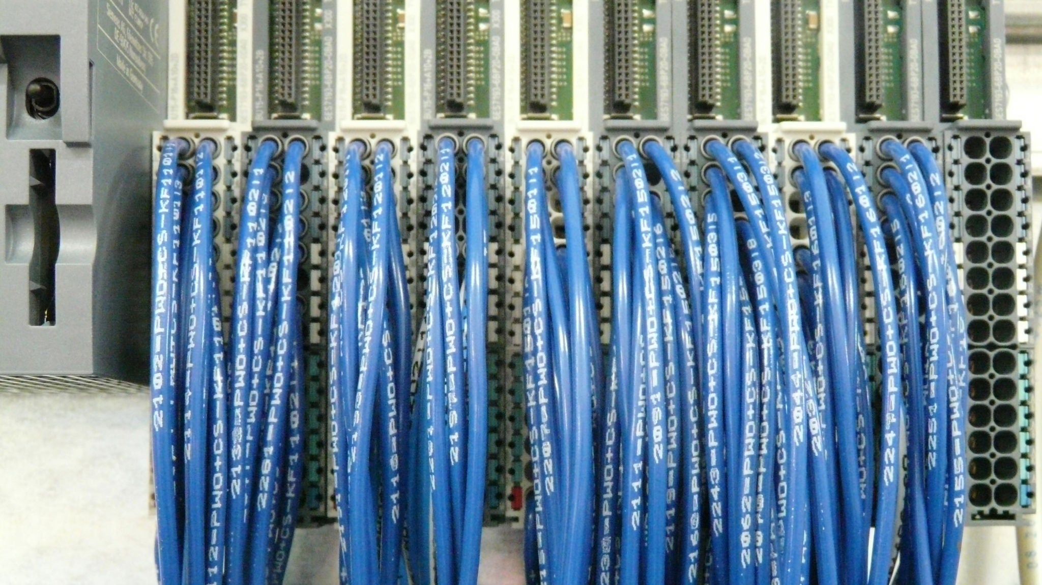 alexander-buerkle-story-wires-are-labelled-automatically