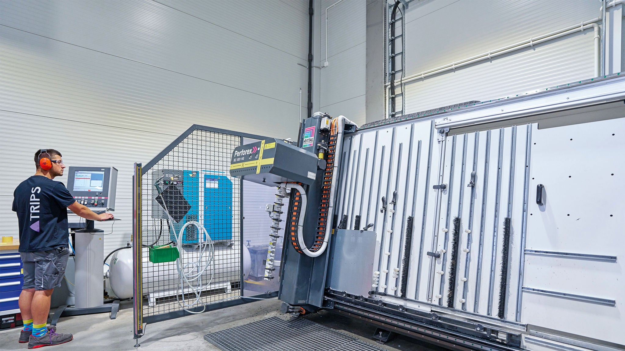 Enclosures and panels can be machined automatically