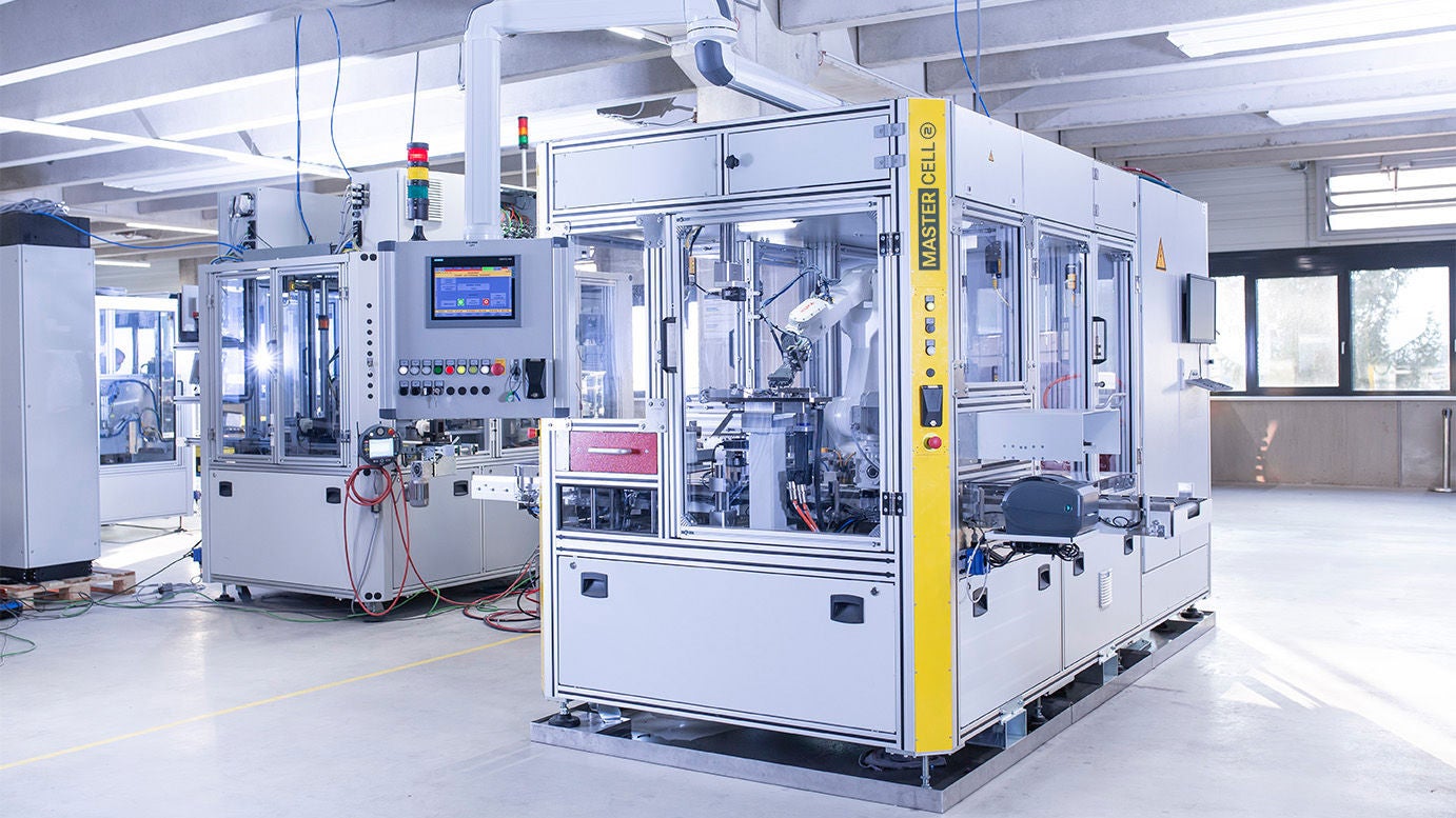 mastercell-robot-arm-with-gripper