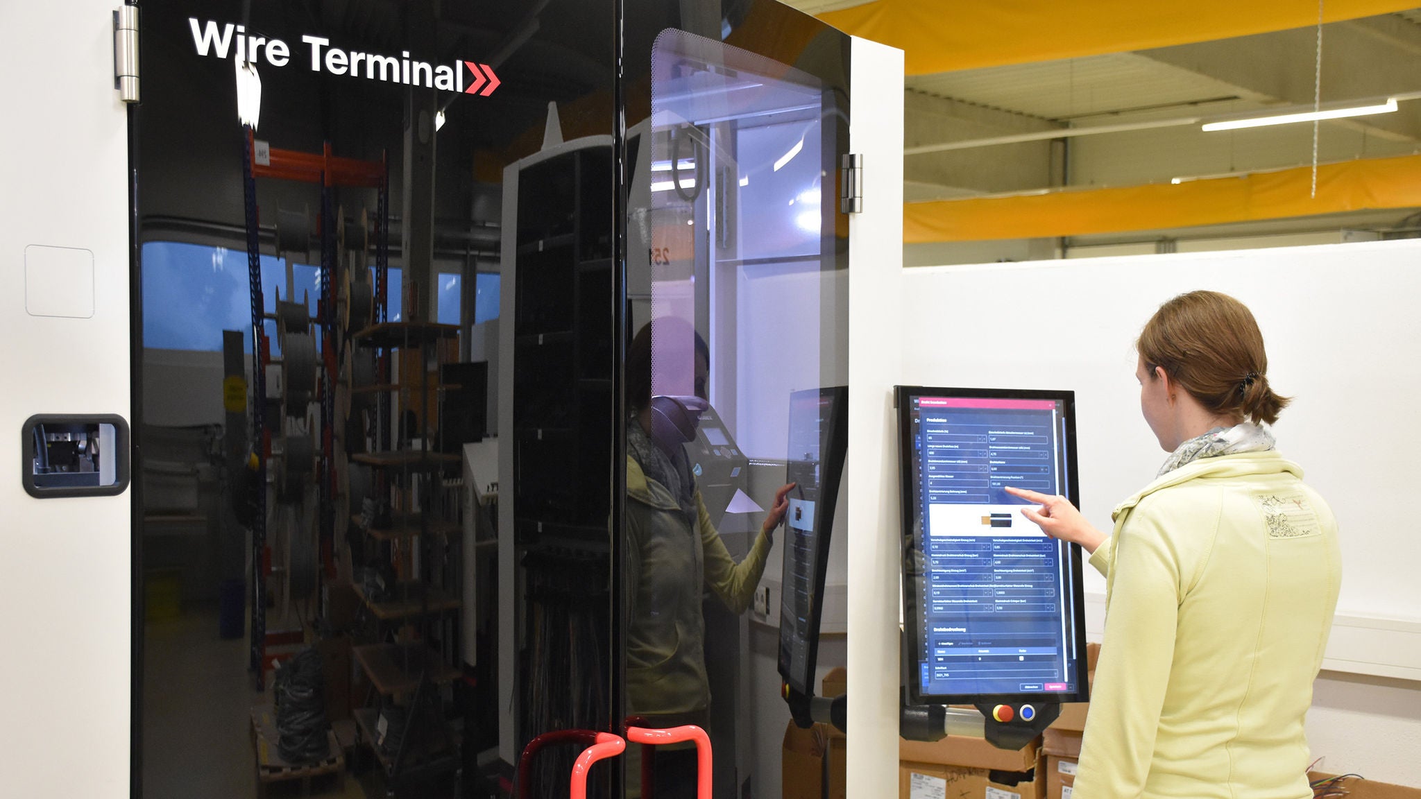 The data from Eplan Pro Panel is also used for automatic assembly of the required wires in a Wire Terminal WT. © Peter Kemptner